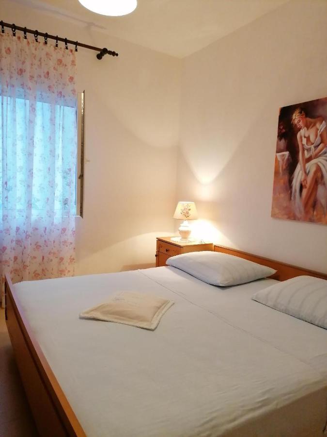 Apartmani Milisa L Primošten Eksteriør bilde