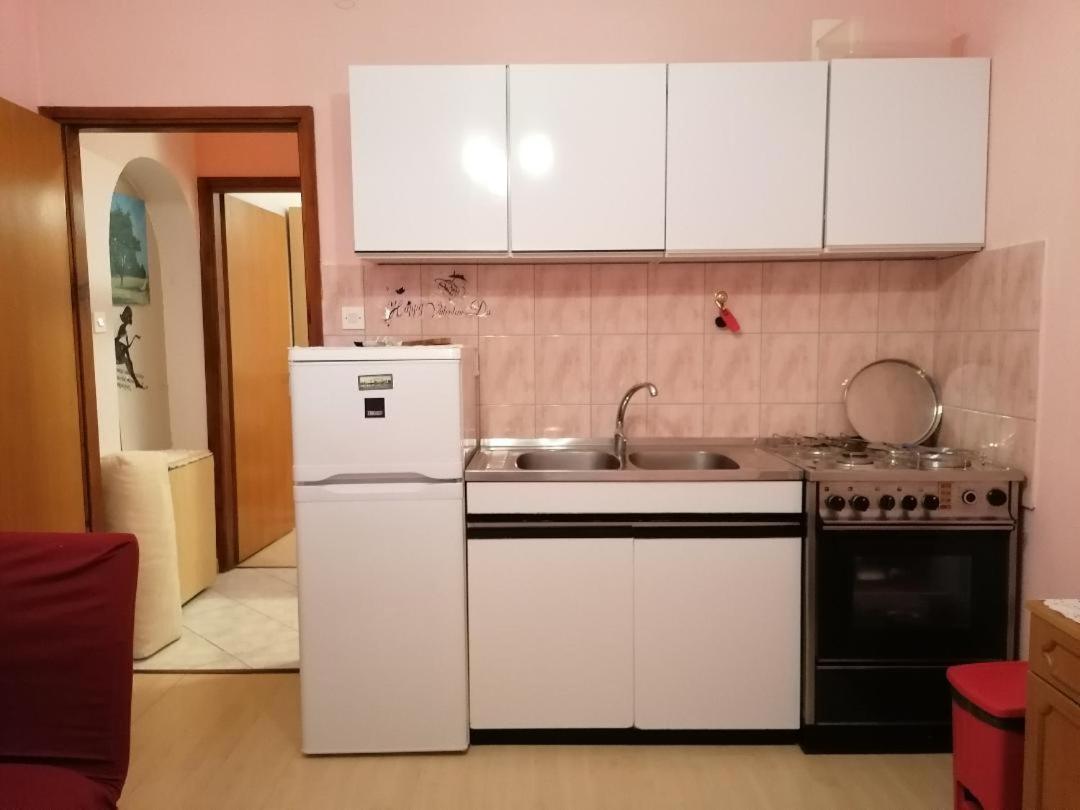 Apartmani Milisa L Primošten Eksteriør bilde