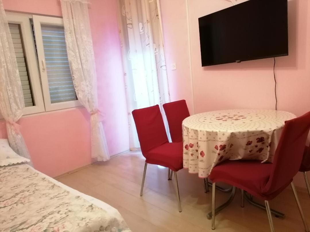 Apartmani Milisa L Primošten Eksteriør bilde